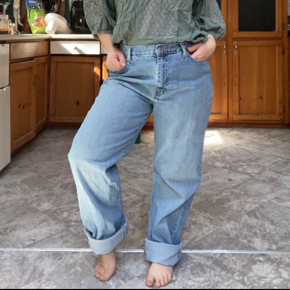 SOLD ✨ Eddie Bauer Relaxed fit Mom Jeans
